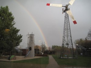 Regnbue og forskellige typer af vedvarende energi